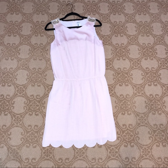 Ali Ro Dresses & Skirts - Ali Ro pink dress with scalloped hem
